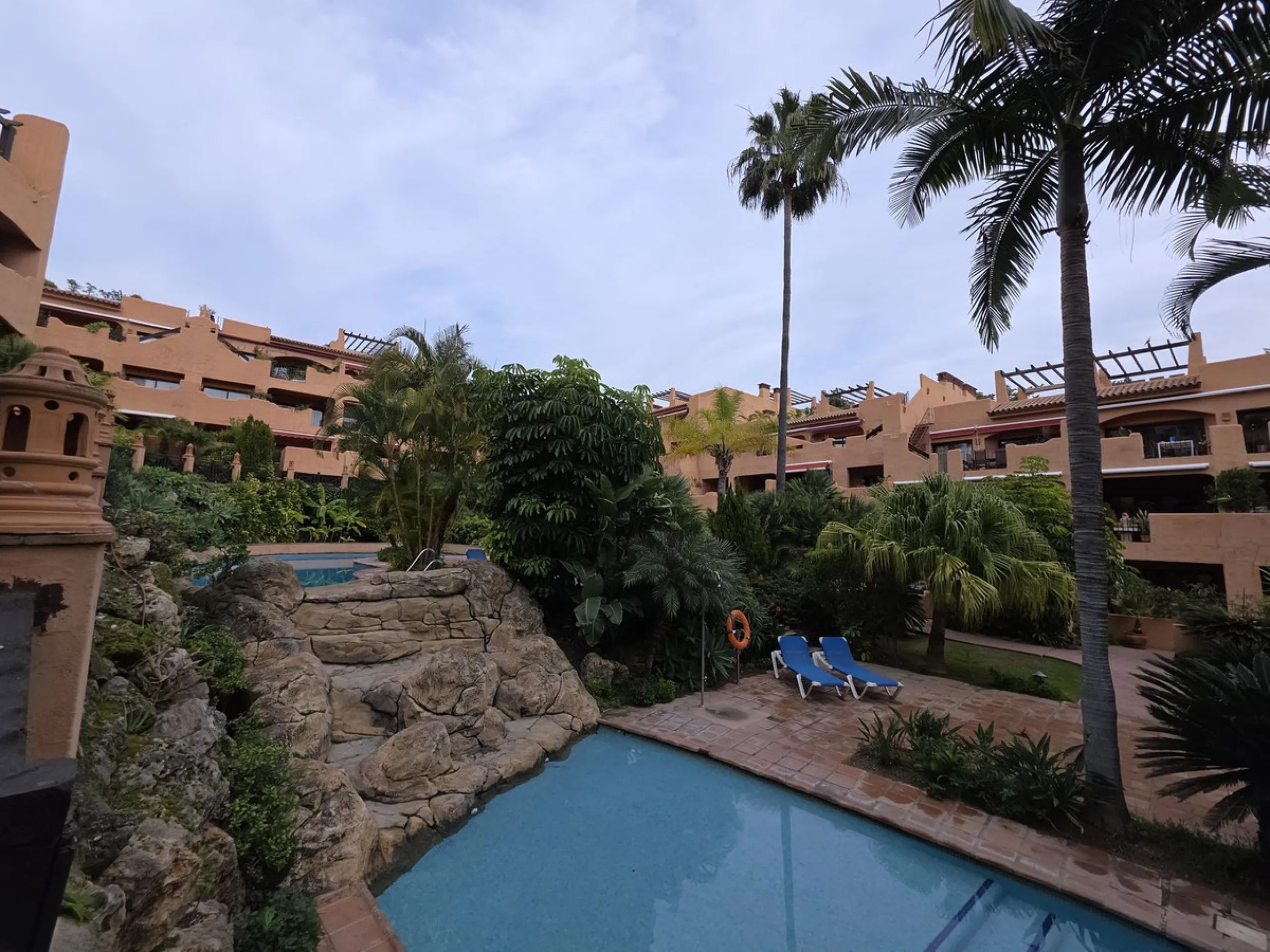 Corner Duplex Penthouse with 70 m² Solarium next to Villa Padierna – Jardines del Albaicín