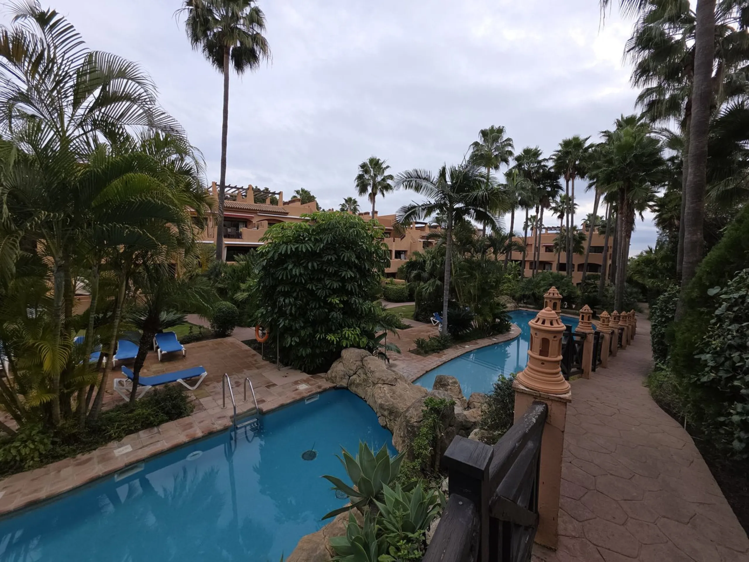 Corner Duplex Penthouse with 70 m² Solarium next to Villa Padierna – Jardines del Albaicín