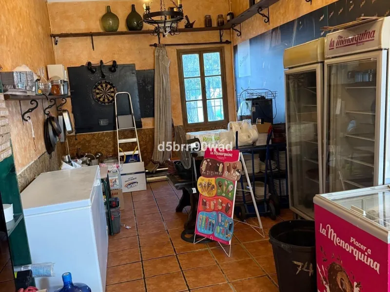 EXCLUSIVE RESTAURANT TRANSFER – PRIME LOCATION