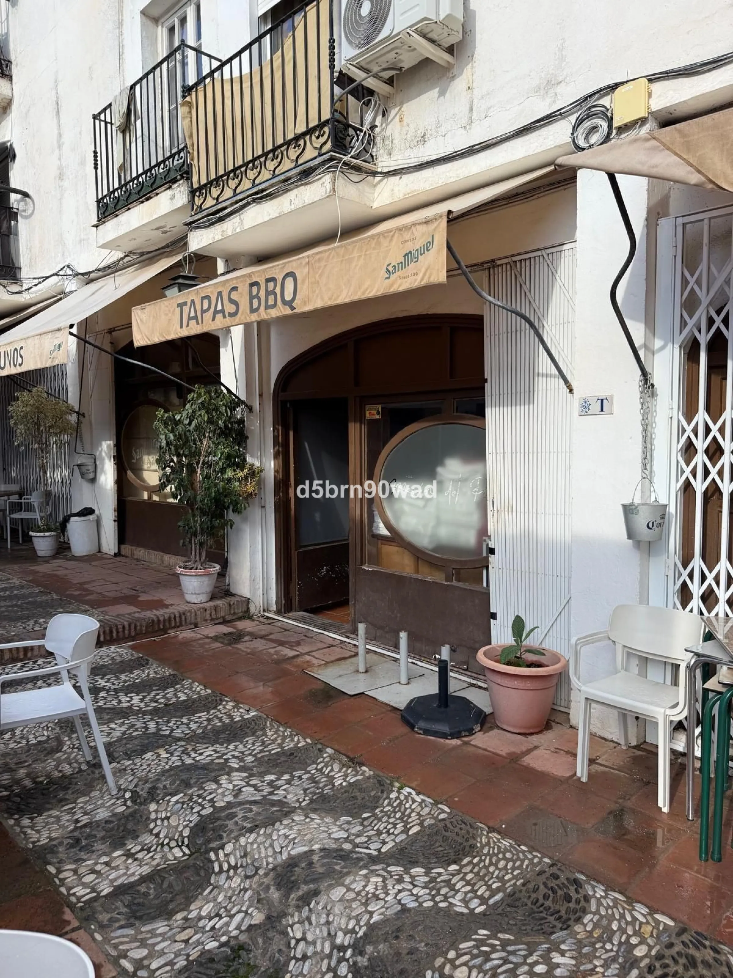 EXCLUSIVE RESTAURANT TRANSFER – PRIME LOCATION