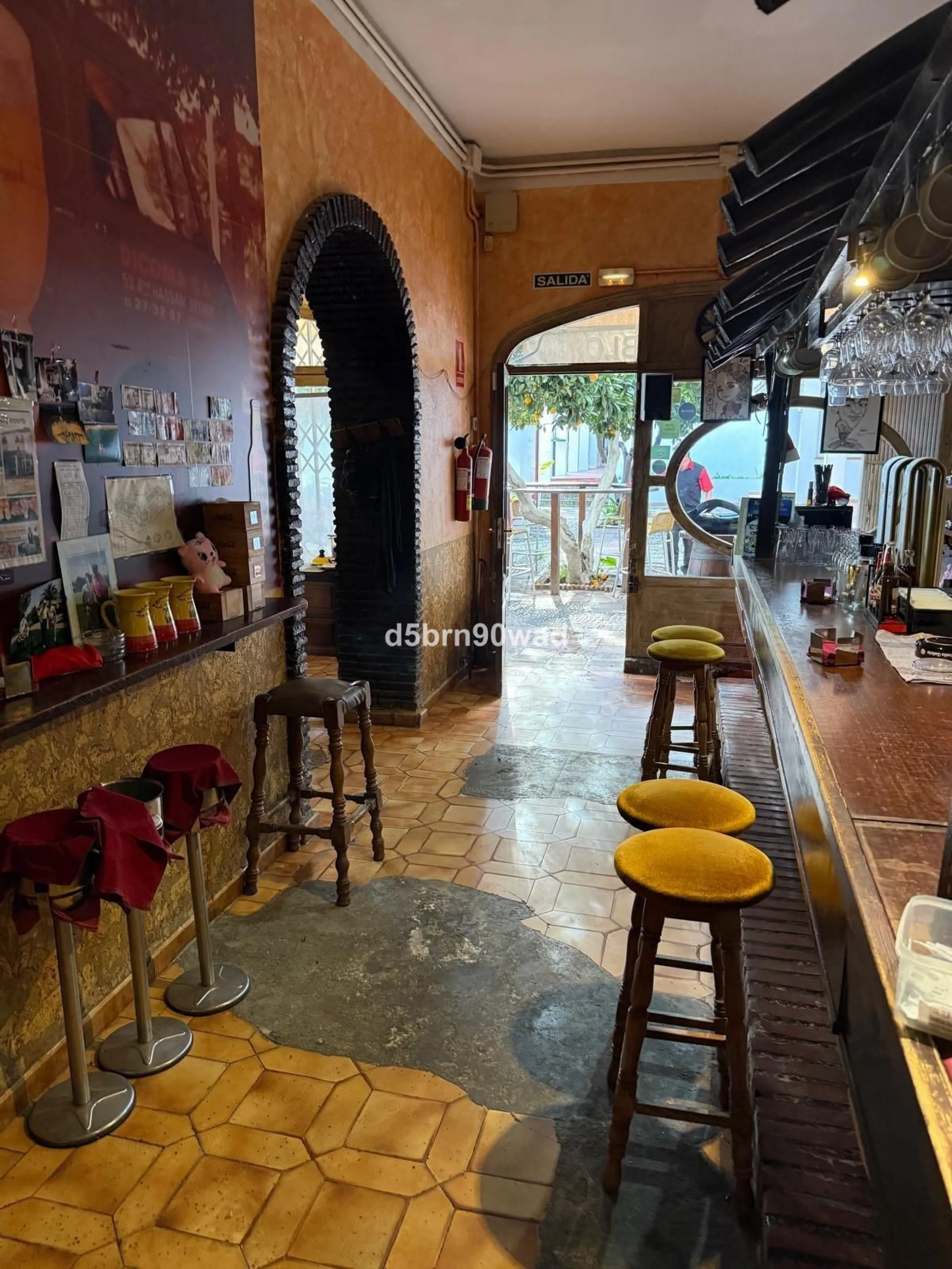 EXCLUSIVE RESTAURANT TRANSFER – PRIME LOCATION