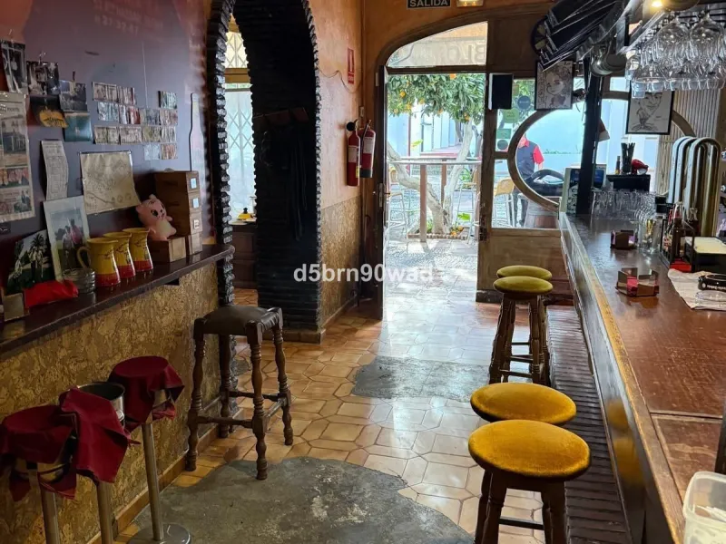 EXCLUSIVE RESTAURANT TRANSFER – PRIME LOCATION
