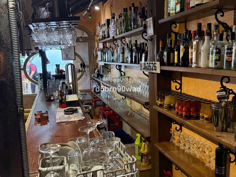 EXCLUSIVE RESTAURANT TRANSFER – PRIME LOCATION