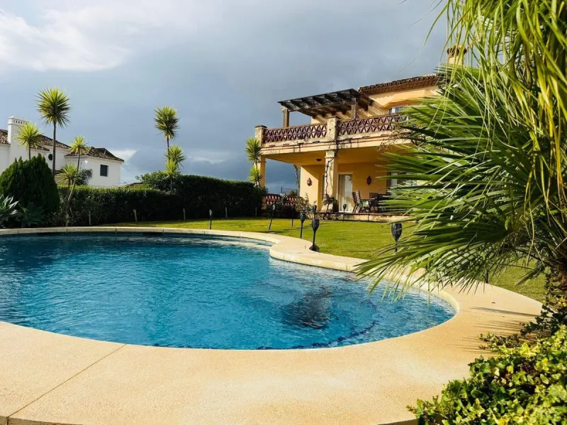 Exclusive opportunity in Casares.