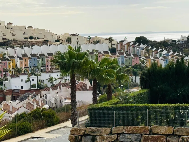 Exclusive opportunity in Casares.