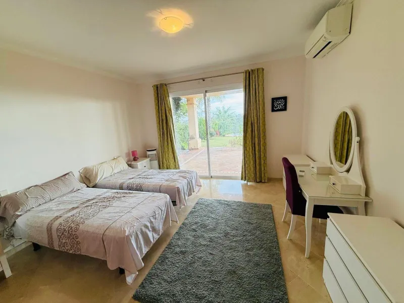 Exclusive opportunity in Casares.