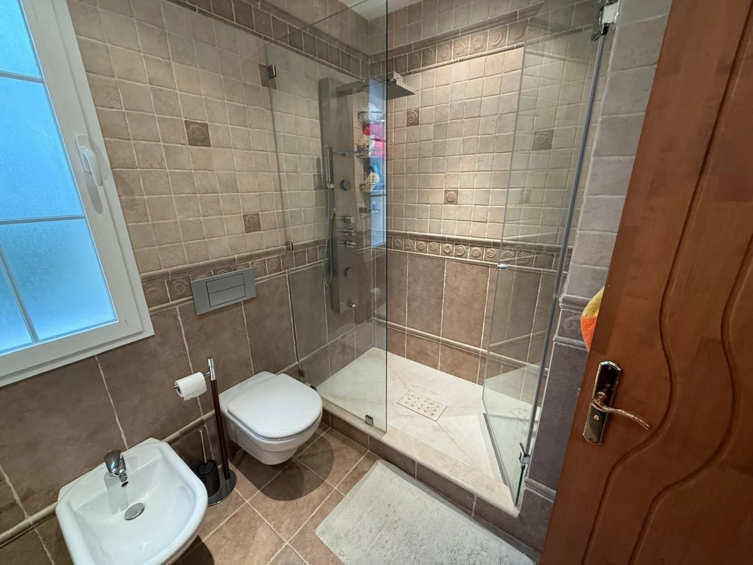 Exclusive opportunity in Casares.