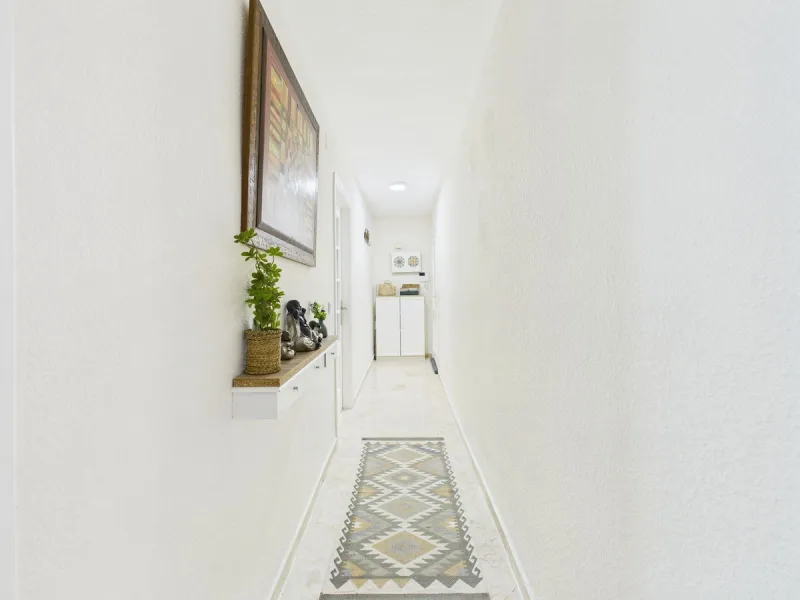 Apartment - Middle Floor Apartment в продаже в Estepona, Málaga. В доме 2 спален и 1 ванных комнат. Площадь дома 102 м²