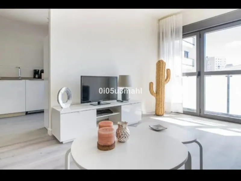 Apartment - Middle Floor Apartment в продаже в Málaga, Málaga. В доме 2 спален и 1 ванных комнат. Площадь дома 75 м²