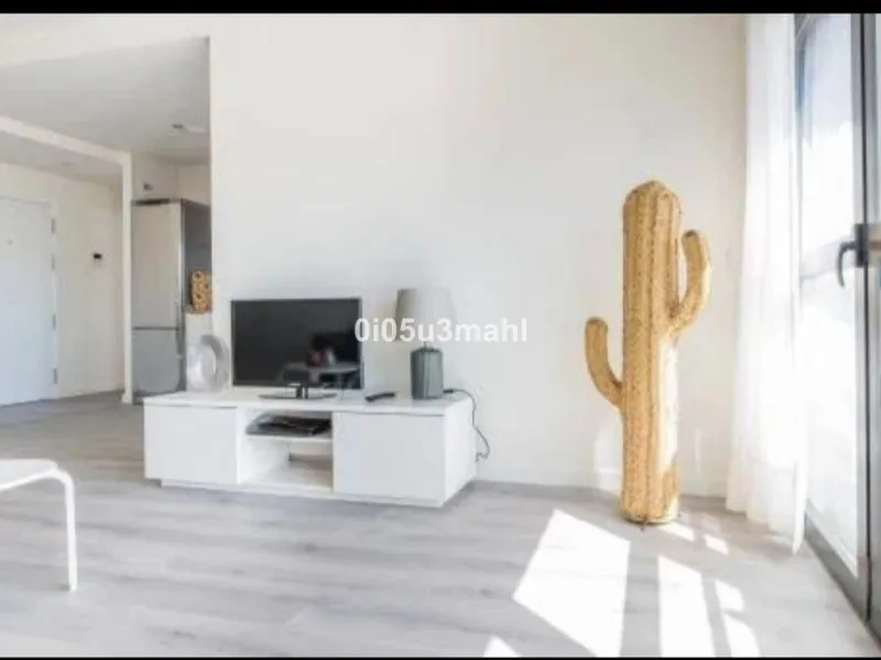 Apartment - Middle Floor Apartment в продаже в Málaga, Málaga. В доме 2 спален и 1 ванных комнат. Площадь дома 75 м²