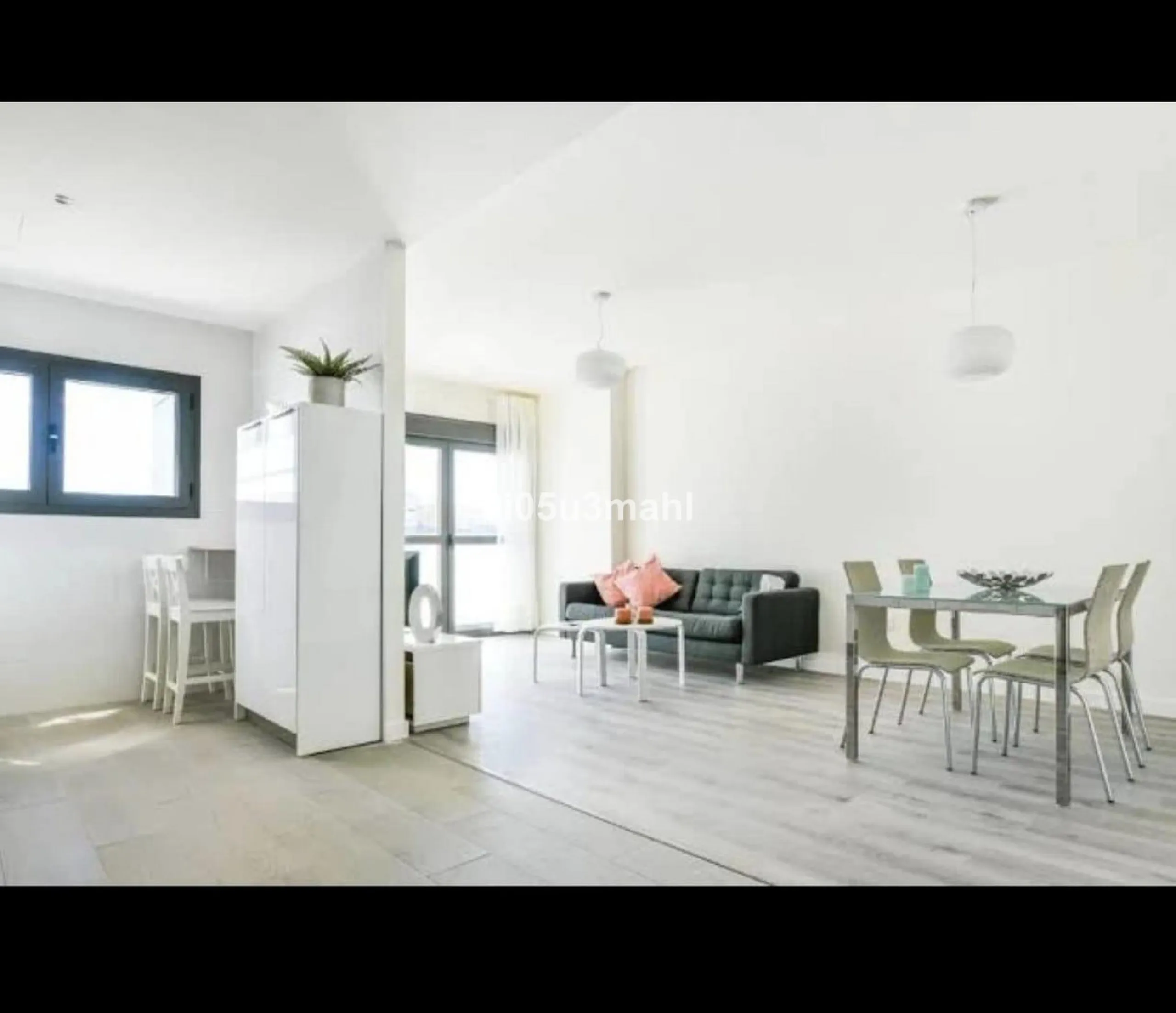 Apartment - Middle Floor Apartment в продаже в Málaga, Málaga. В доме 2 спален и 1 ванных комнат. Площадь дома 75 м²