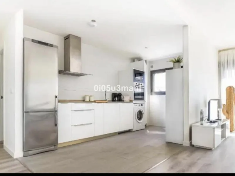 Apartment - Middle Floor Apartment в продаже в Málaga, Málaga. В доме 2 спален и 1 ванных комнат. Площадь дома 75 м²