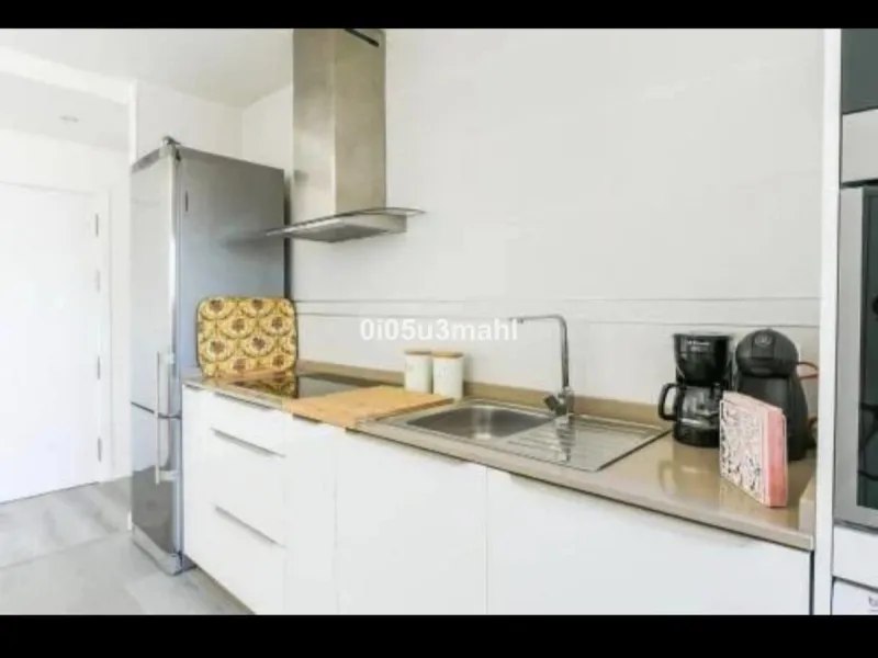 Apartment - Middle Floor Apartment в продаже в Málaga, Málaga. В доме 2 спален и 1 ванных комнат. Площадь дома 75 м²