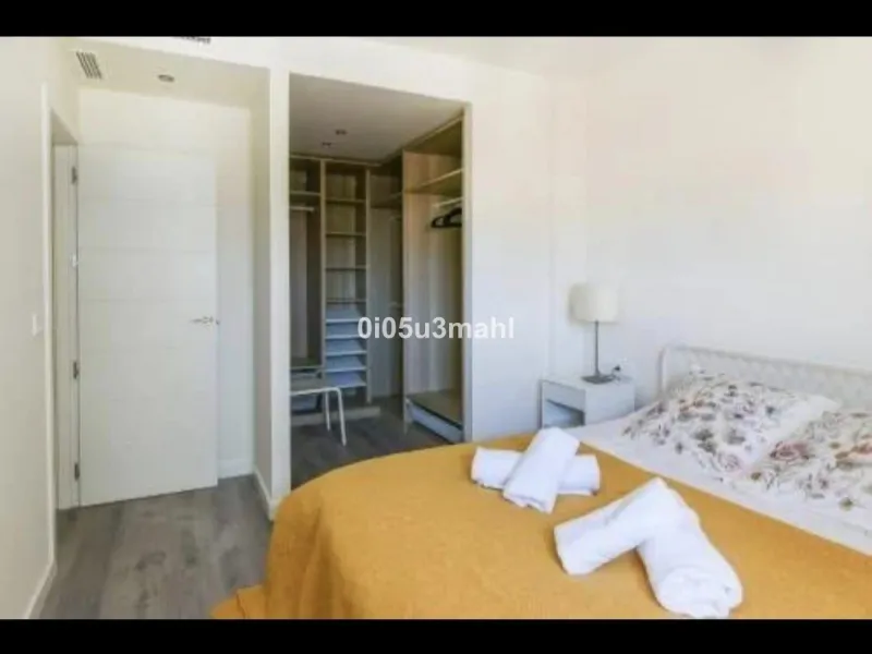Apartment - Middle Floor Apartment в продаже в Málaga, Málaga. В доме 2 спален и 1 ванных комнат. Площадь дома 75 м²