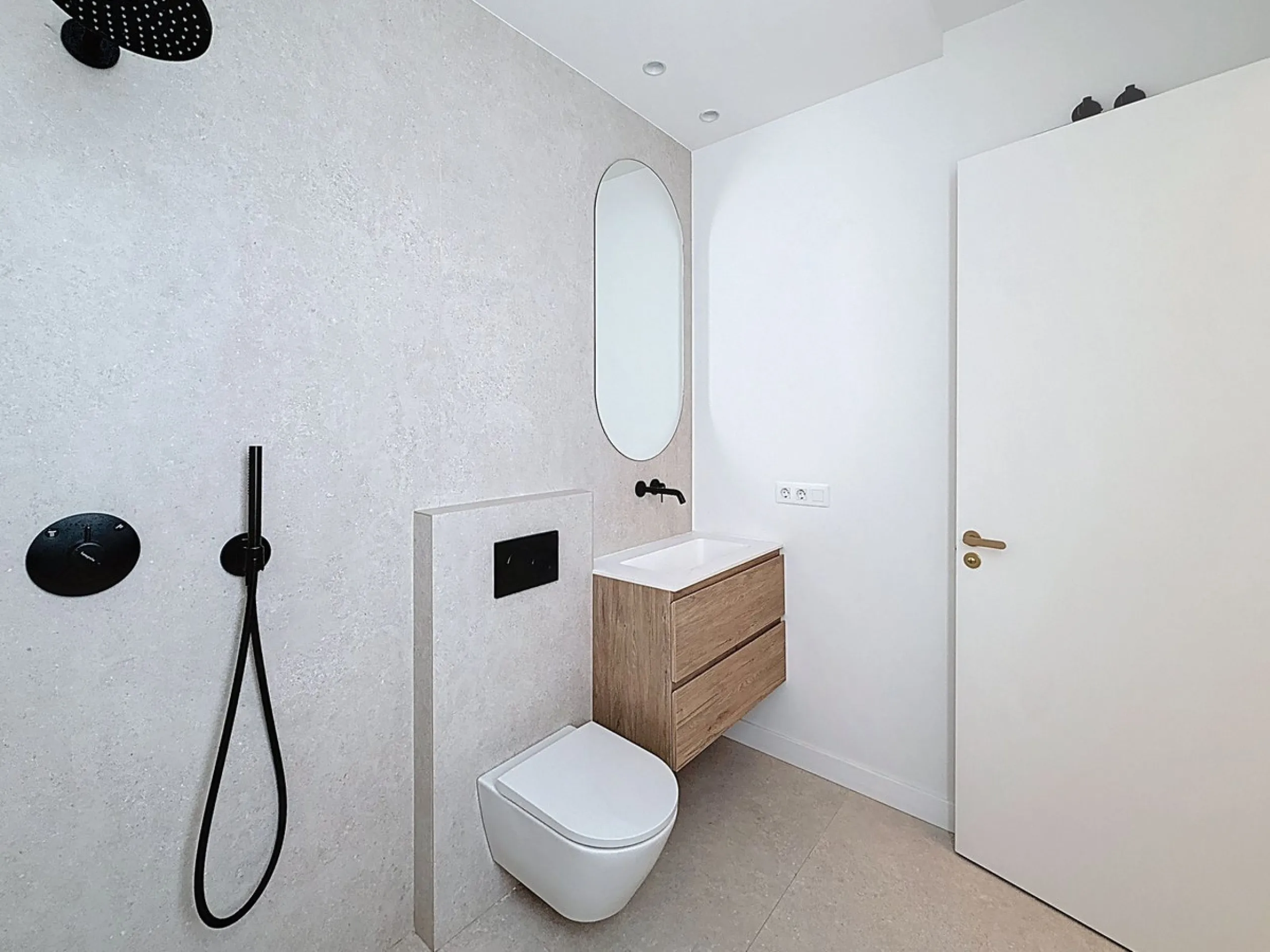 Brand-new contemporary villa in a prime location in Fuengirola, just a few metres from Higuerón Sport Club and only 1.5 km from Carvajal Beach.