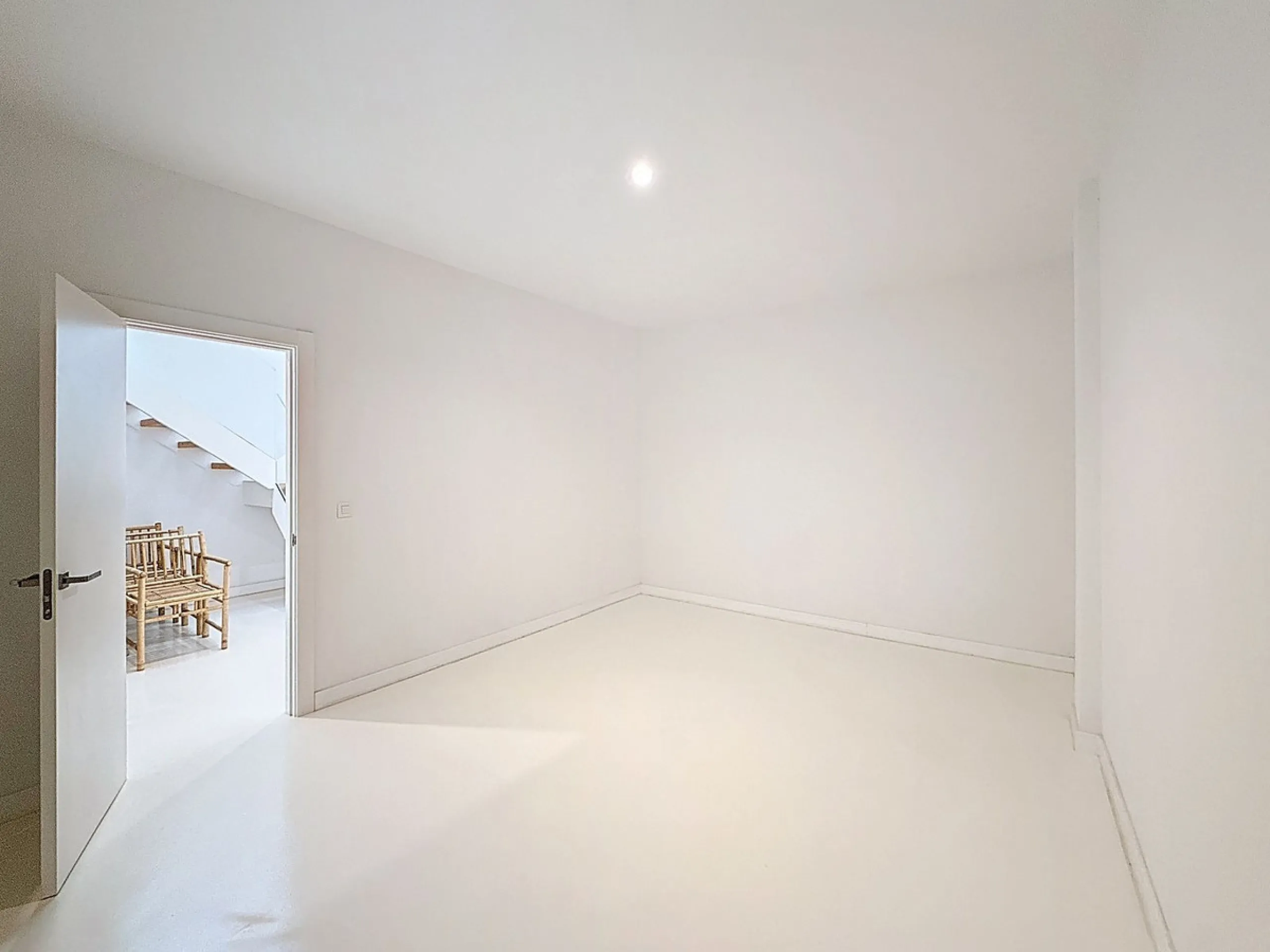Brand-new contemporary villa in a prime location in Fuengirola, just a few metres from Higuerón Sport Club and only 1.5 km from Carvajal Beach.