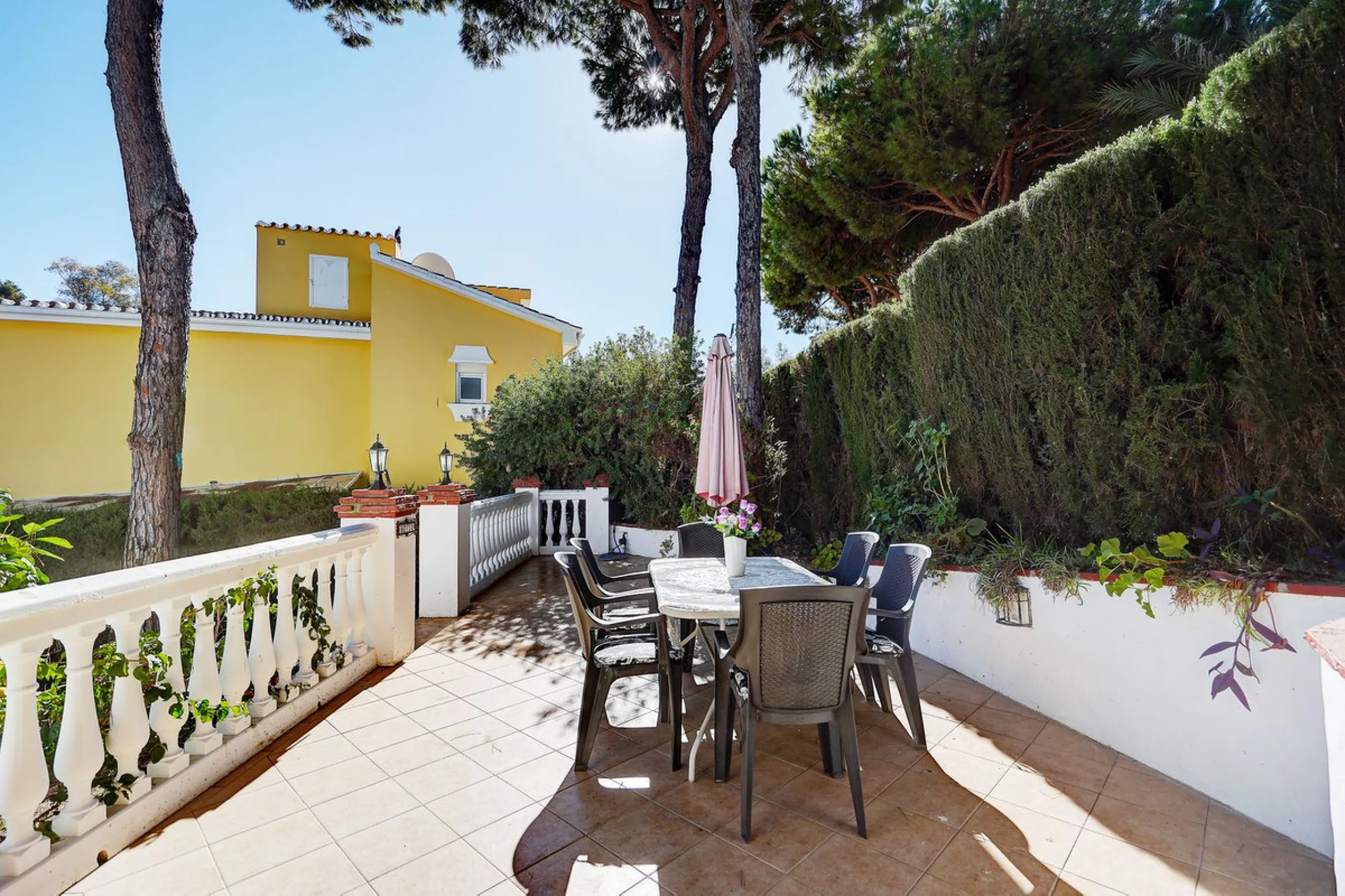 House - Detached Villa в продаже в Mijas, Málaga. В доме 3 спален и 2 ванных комнат. Площадь дома 131 м². Площадь участка 600 м²