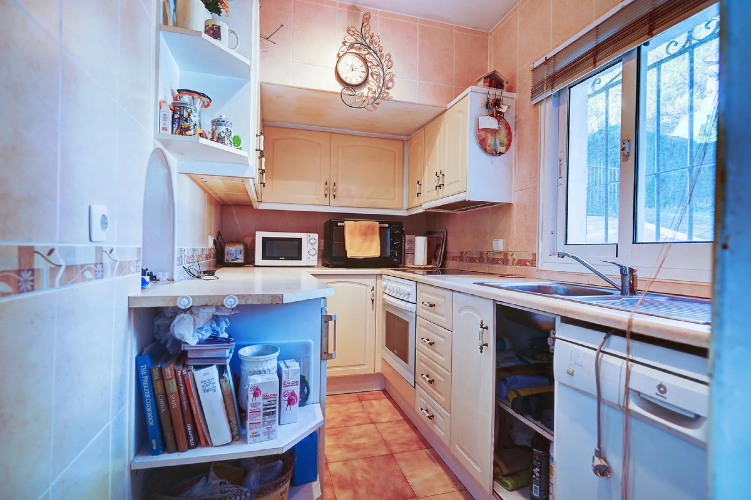 House - Detached Villa в продаже в Mijas, Málaga. В доме 3 спален и 2 ванных комнат. Площадь дома 131 м². Площадь участка 600 м²