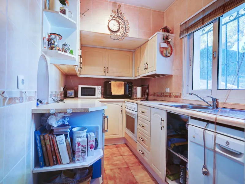 House - Detached Villa в продаже в Mijas, Málaga. В доме 3 спален и 2 ванных комнат. Площадь дома 131 м². Площадь участка 600 м²