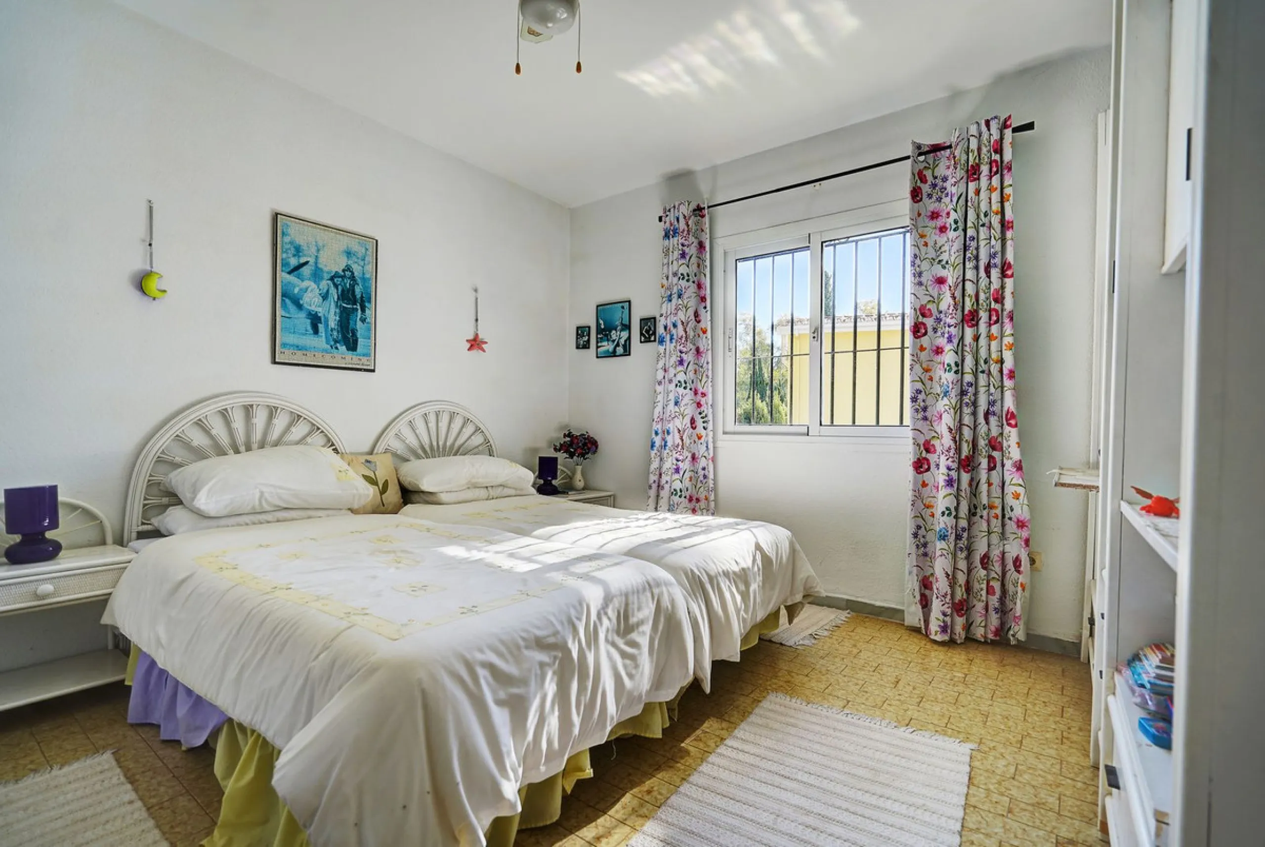 House - Detached Villa в продаже в Mijas, Málaga. В доме 3 спален и 2 ванных комнат. Площадь дома 131 м². Площадь участка 600 м²