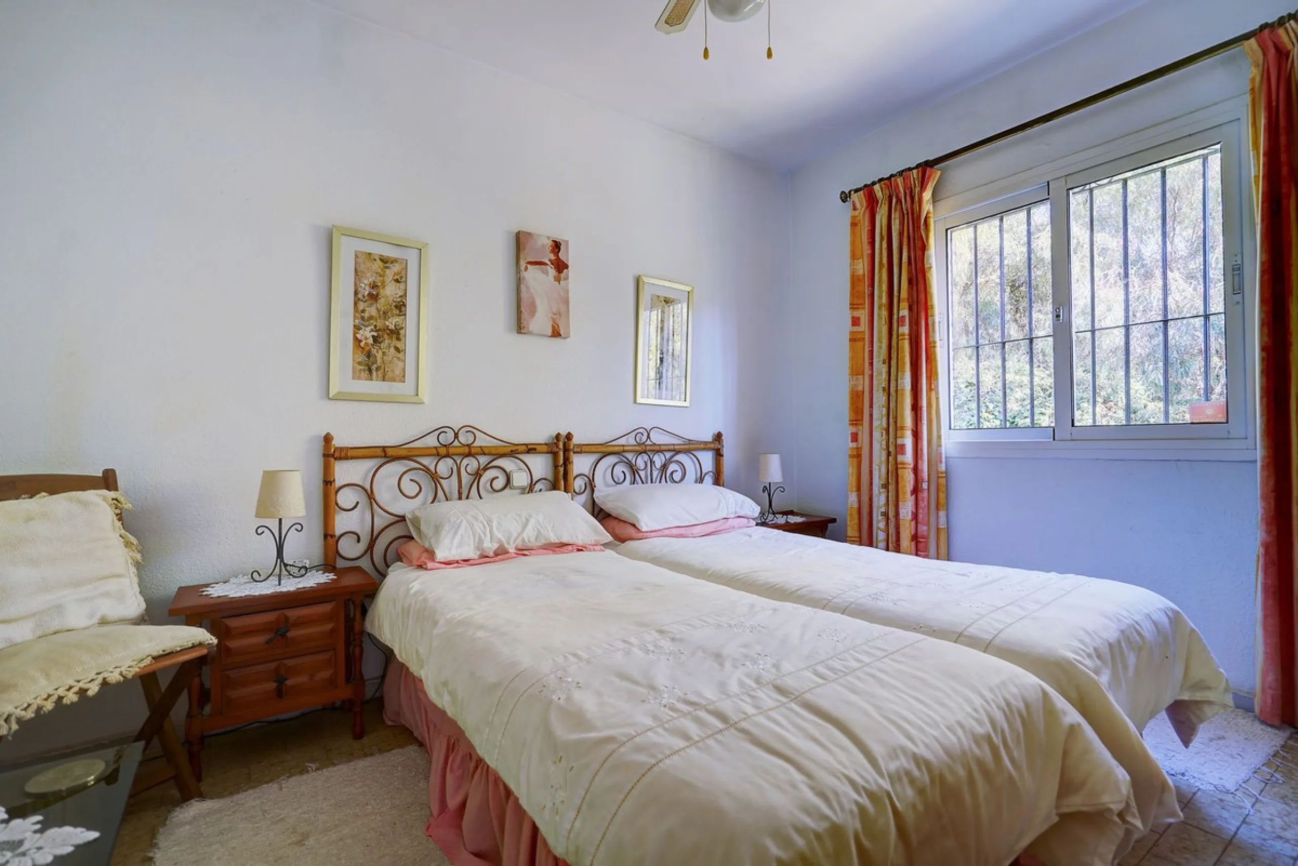 House - Detached Villa в продаже в Mijas, Málaga. В доме 3 спален и 2 ванных комнат. Площадь дома 131 м². Площадь участка 600 м²