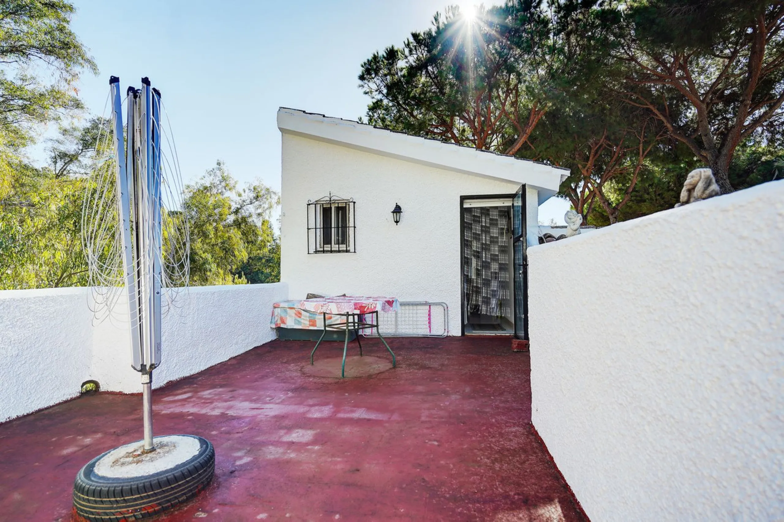 House - Detached Villa в продаже в Mijas, Málaga. В доме 3 спален и 2 ванных комнат. Площадь дома 131 м². Площадь участка 600 м²