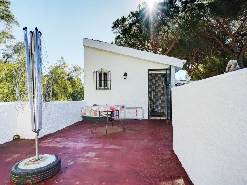 House - Detached Villa в продаже в Mijas, Málaga. В доме 3 спален и 2 ванных комнат. Площадь дома 131 м². Площадь участка 600 м²
