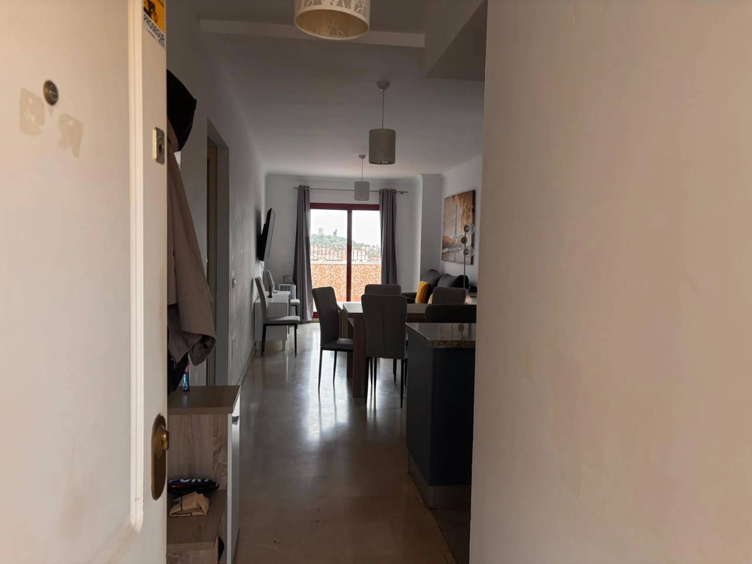 Opportunity! Penthouse with large terrace and panoramic views from east to west in Fuengirola!