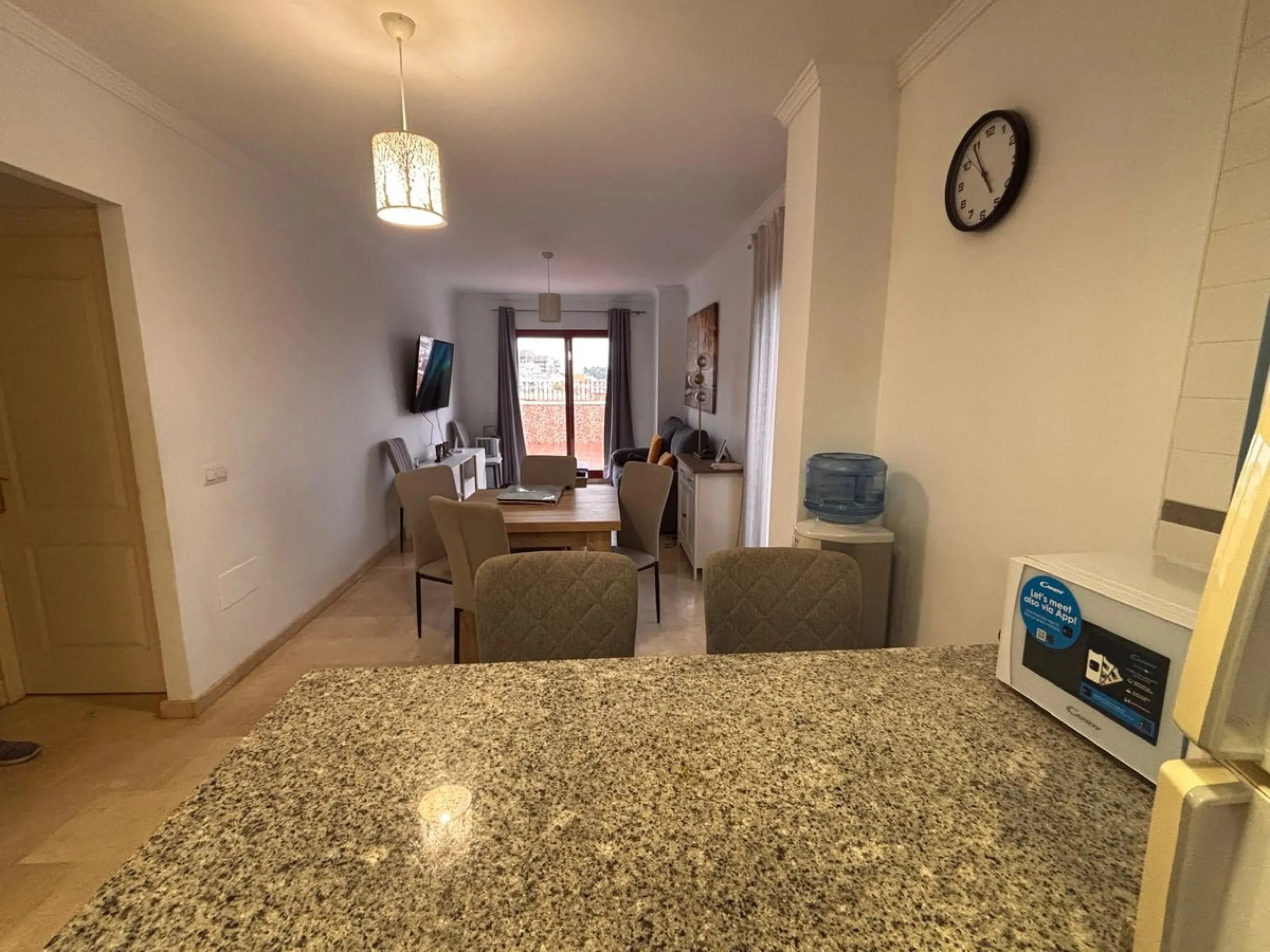 Opportunity! Penthouse with large terrace and panoramic views from east to west in Fuengirola!