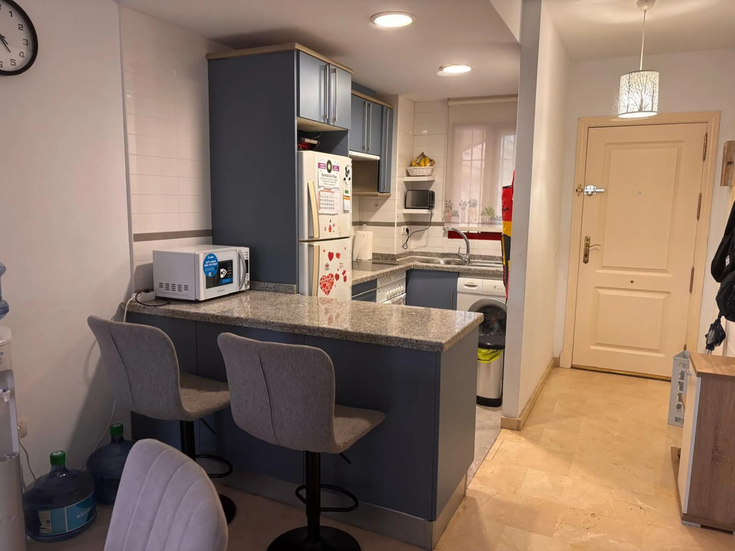 Opportunity! Penthouse with large terrace and panoramic views from east to west in Fuengirola!