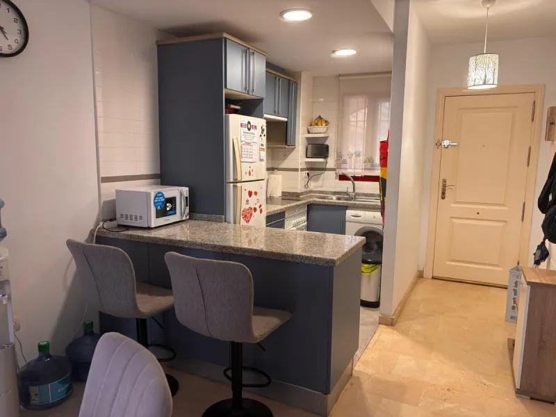 Opportunity! Penthouse with large terrace and panoramic views from east to west in Fuengirola!