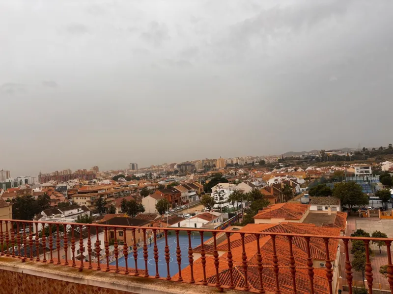 Opportunity! Penthouse with large terrace and panoramic views from east to west in Fuengirola!