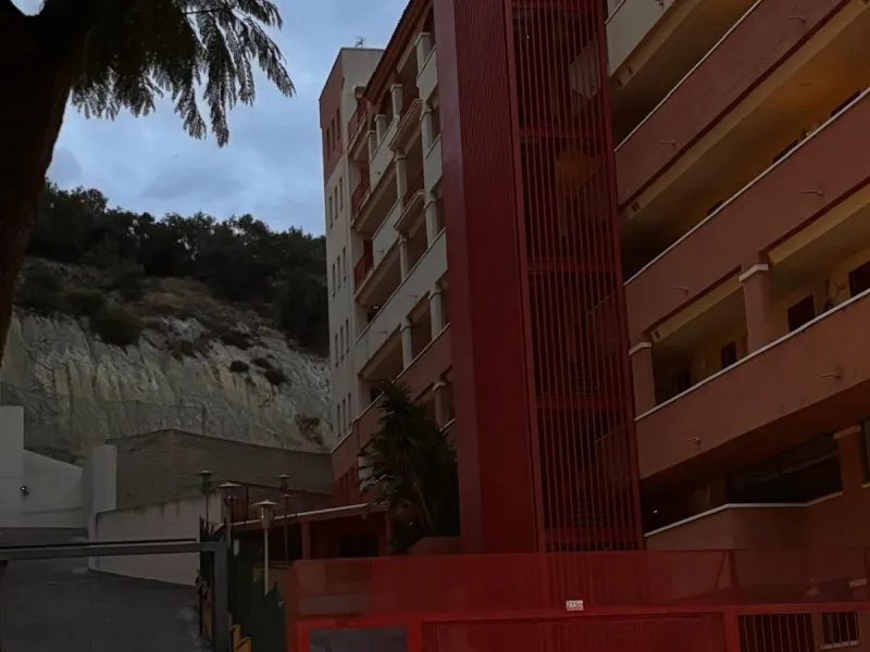 Opportunity! Penthouse with large terrace and panoramic views from east to west in Fuengirola!