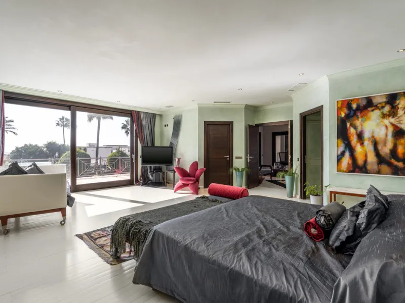 Großzügiges Privatanwesen mit Gästehäusern in Paraíso Barronal, Estepona