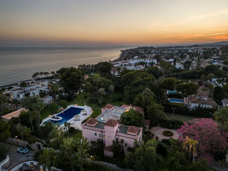 Großzügiges Privatanwesen mit Gästehäusern in Paraíso Barronal, Estepona