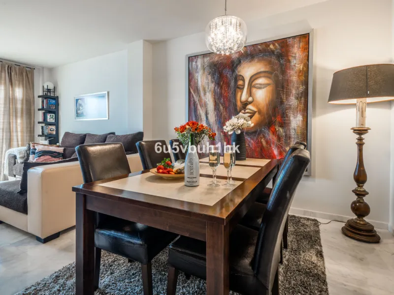 Set in the prestigious Torrequebrada area of Benalmádena, this refined penthouse offers an exceptional combination of elegance, privacy and an unrivalled coastal lifestyle, just moments from the Mediterranean.