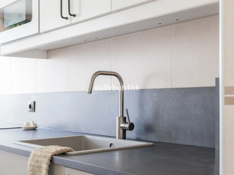 Set in the prestigious Torrequebrada area of Benalmádena, this refined penthouse offers an exceptional combination of elegance, privacy and an unrivalled coastal lifestyle, just moments from the Mediterranean.