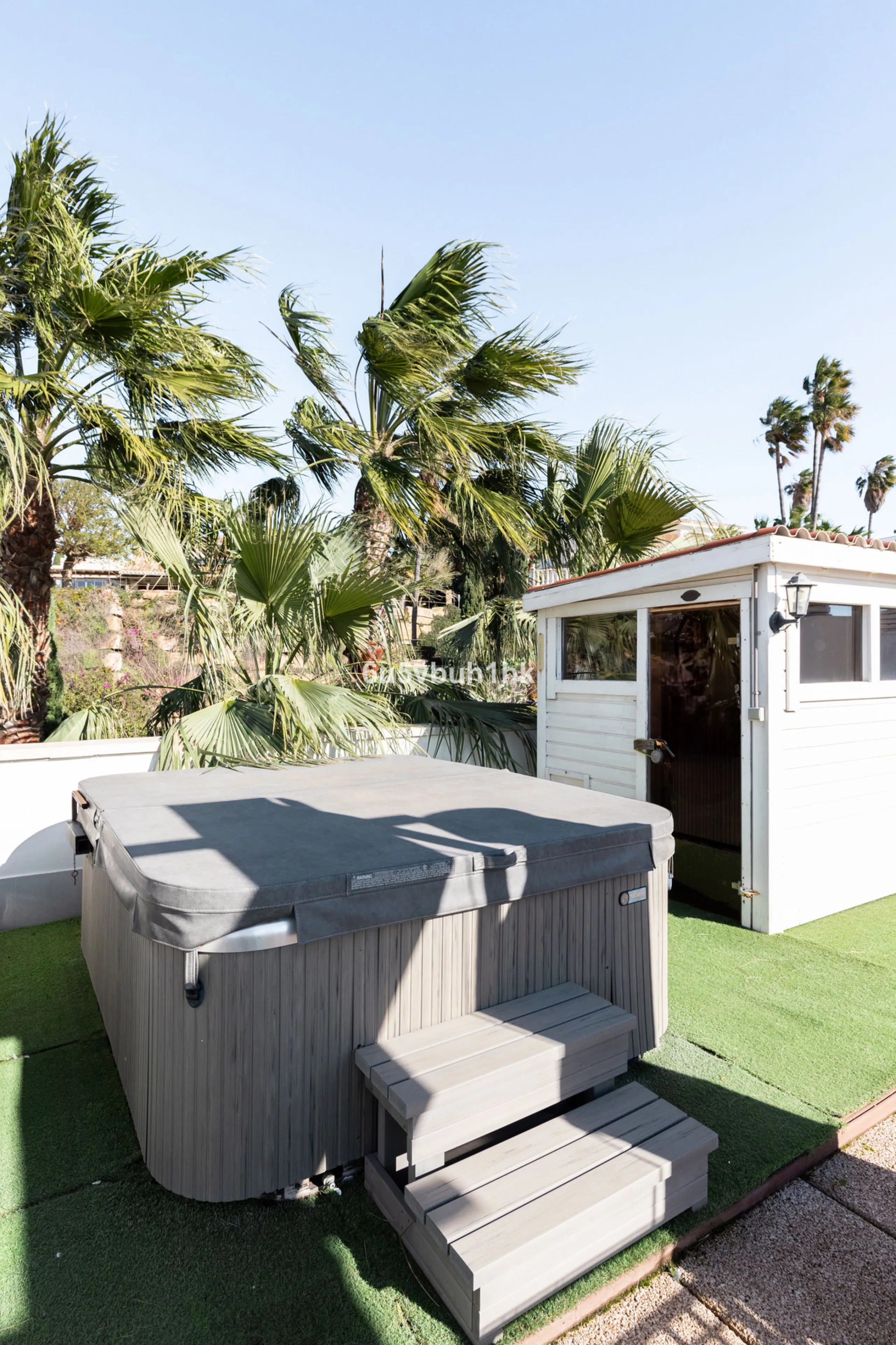 Set in the prestigious Torrequebrada area of Benalmádena, this refined penthouse offers an exceptional combination of elegance, privacy and an unrivalled coastal lifestyle, just moments from the Mediterranean.