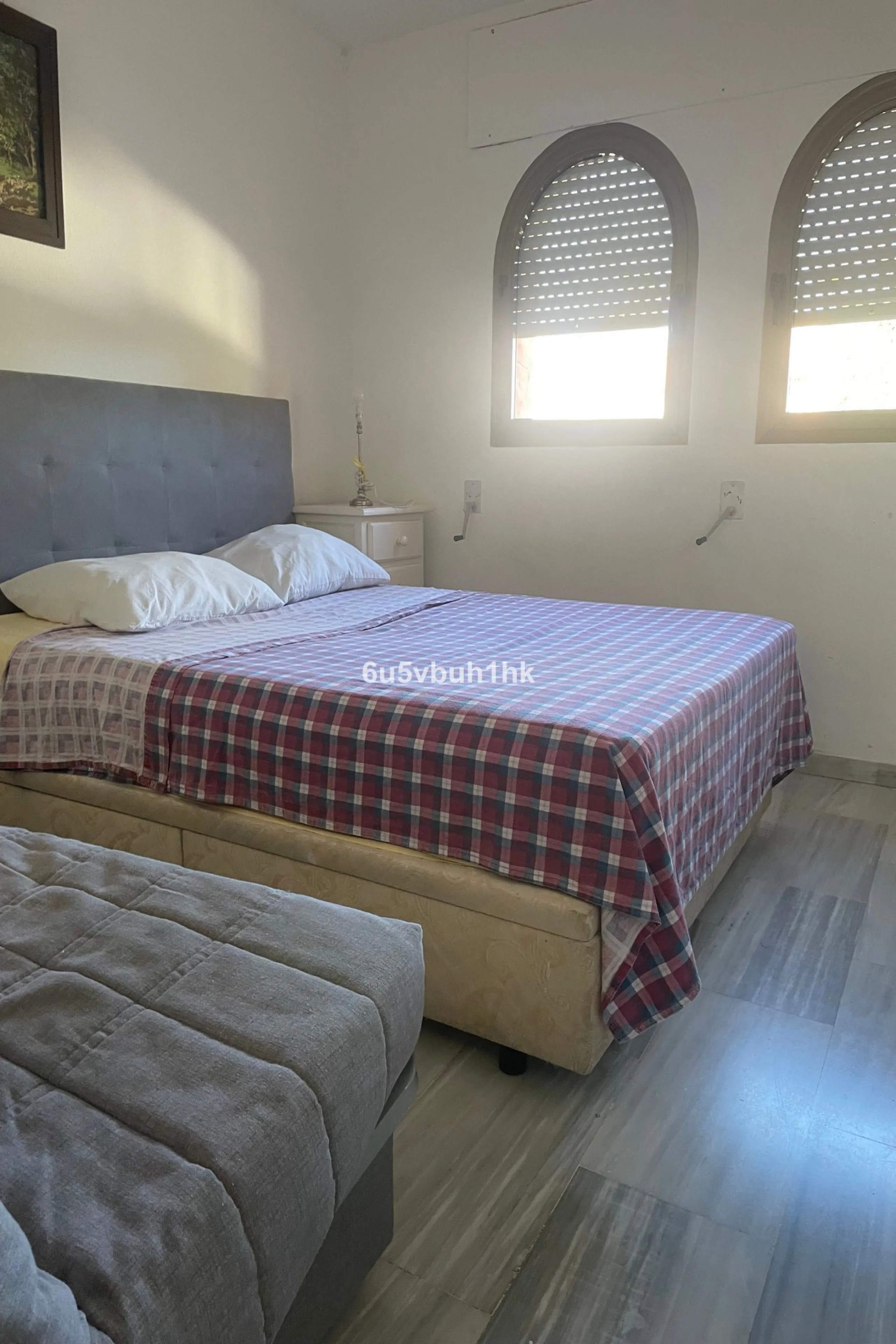 South facing townhouse on the New Golden Mile, between San Pedro de Alcantara and Estepona, located close schools, golf courses, restaurants, and the iconic Puerto Banus. Estepona and Marbella are also easily accessible. In a residential area that is secu