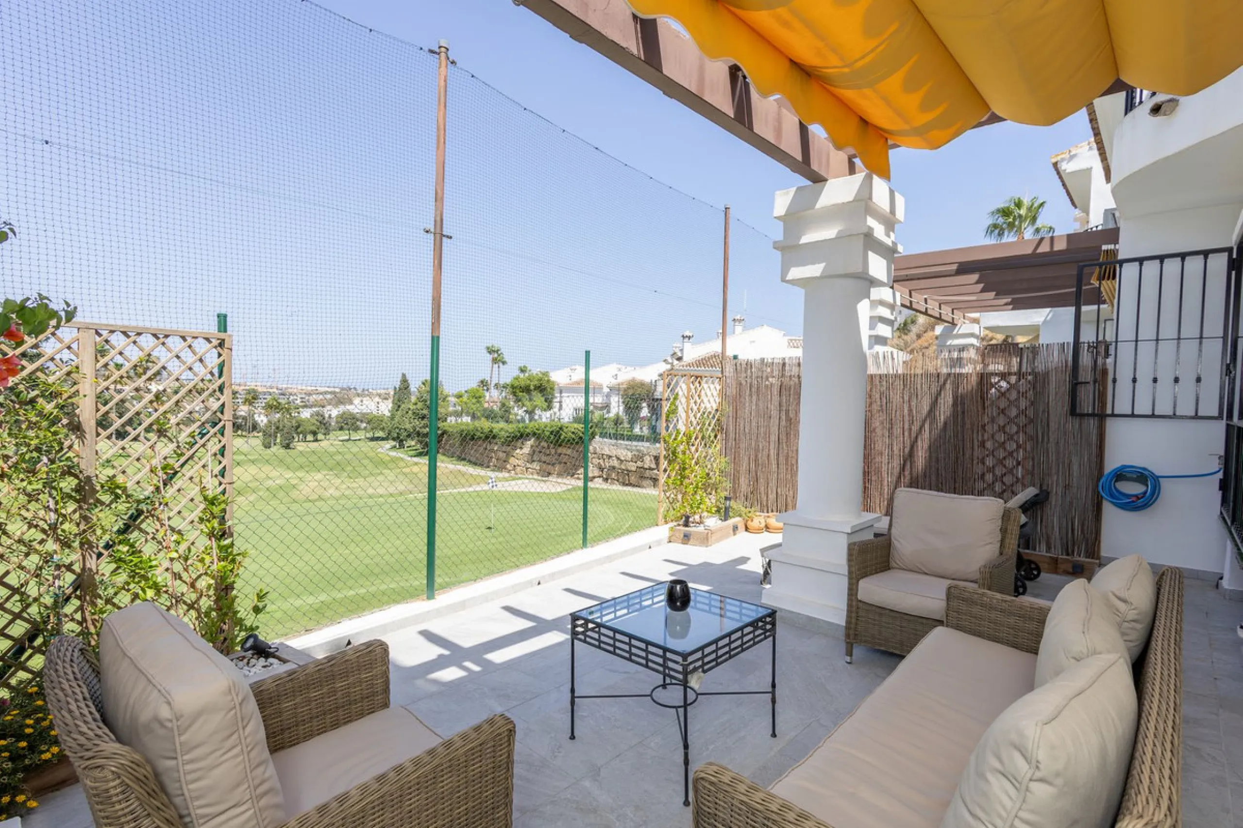 House - Townhouse в продаже в Mijas, Málaga. В доме 4 спален и 5 ванных комнат. Площадь дома 260 м²