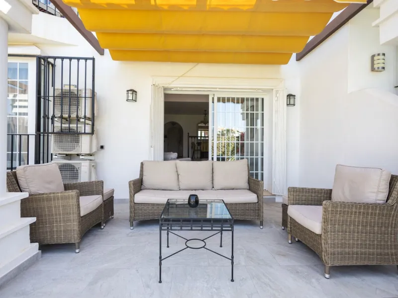 House - Townhouse в продаже в Mijas, Málaga. В доме 4 спален и 5 ванных комнат. Площадь дома 260 м²