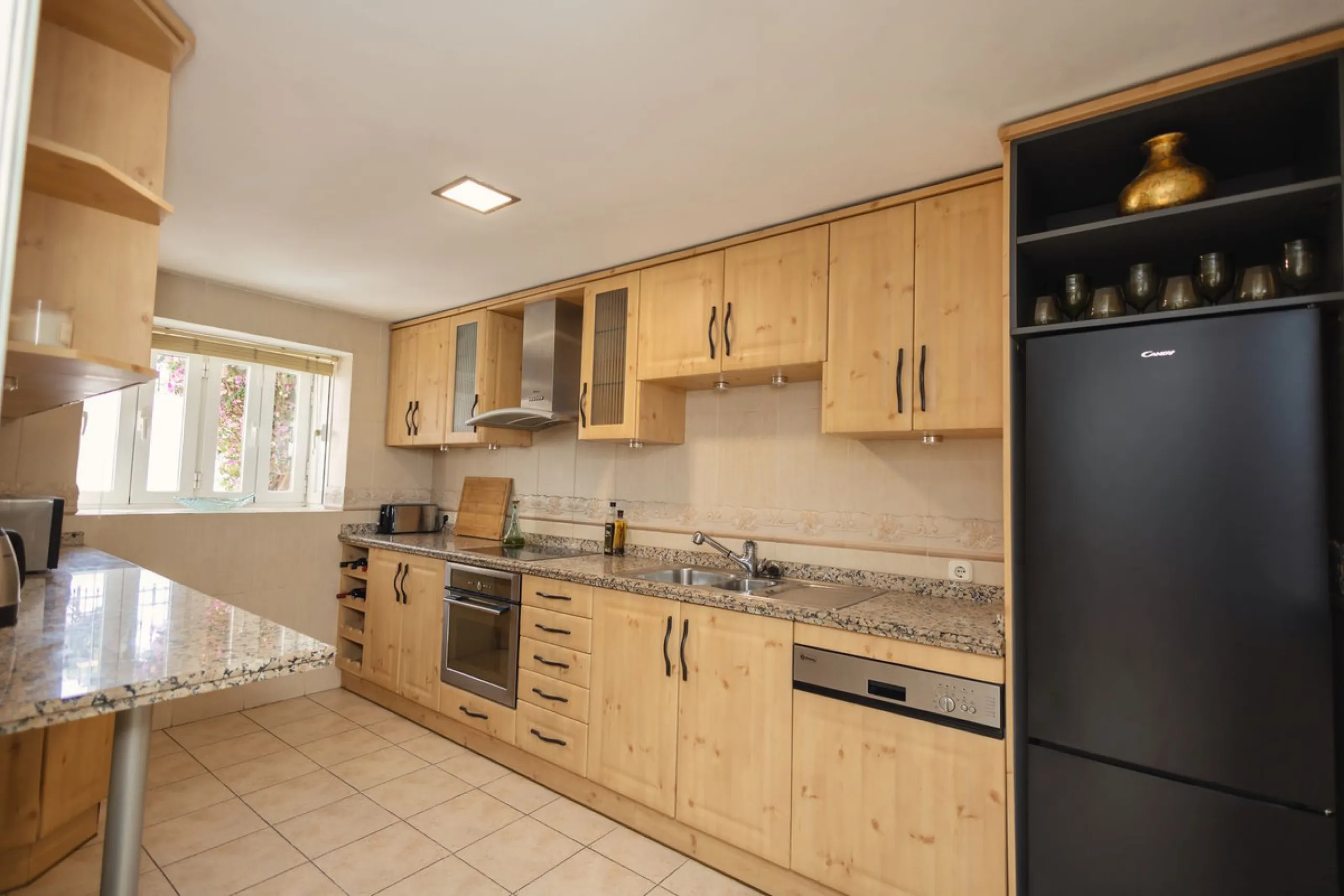 House - Townhouse в продаже в Mijas, Málaga. В доме 4 спален и 5 ванных комнат. Площадь дома 260 м²