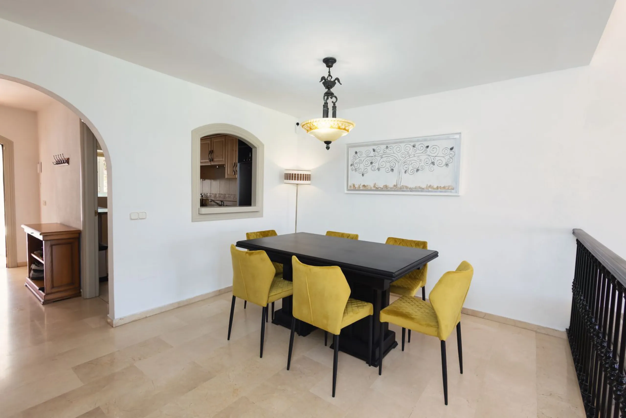 House - Townhouse в продаже в Mijas, Málaga. В доме 4 спален и 5 ванных комнат. Площадь дома 260 м²