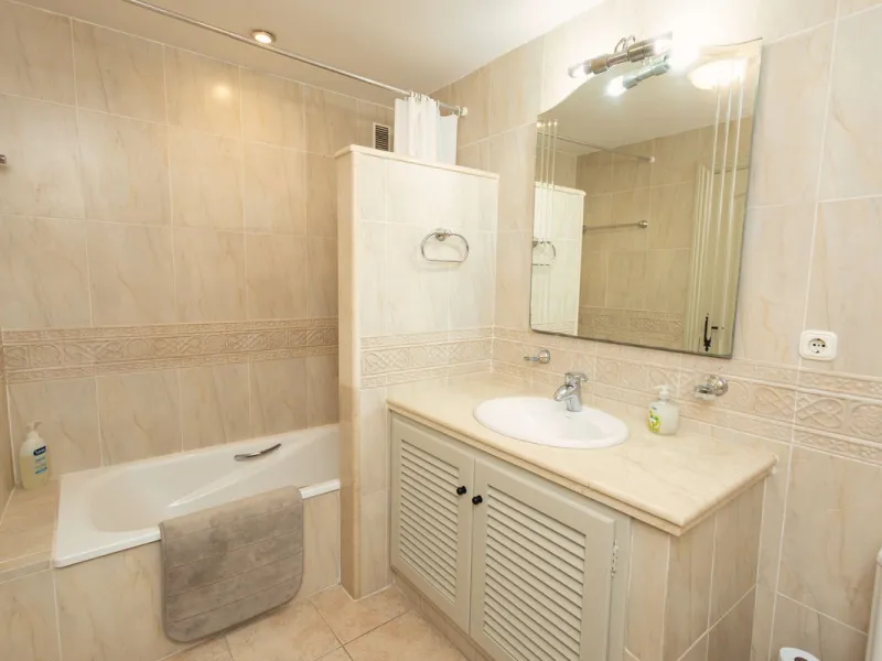 House - Townhouse в продаже в Mijas, Málaga. В доме 4 спален и 5 ванных комнат. Площадь дома 260 м²