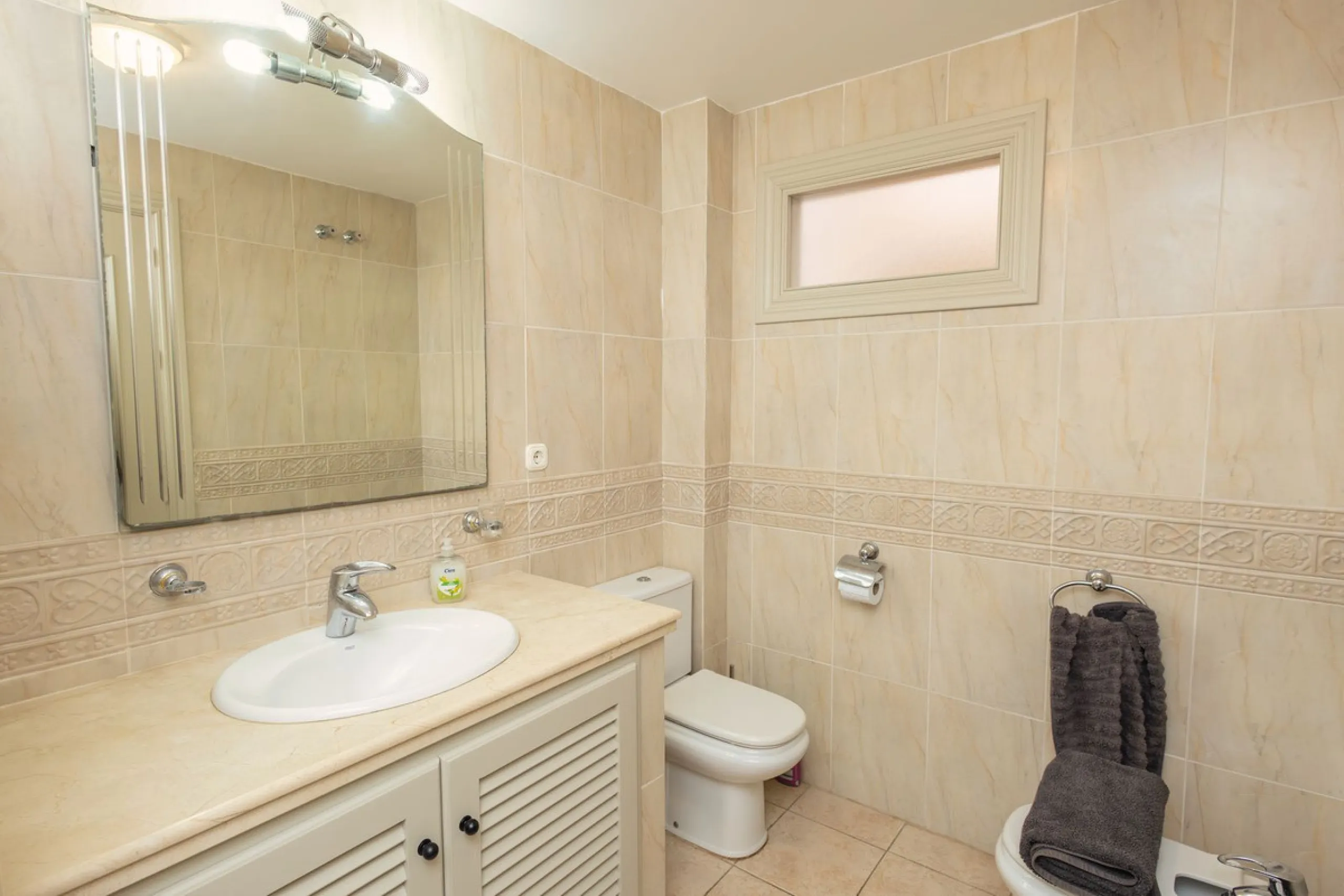 House - Townhouse в продаже в Mijas, Málaga. В доме 4 спален и 5 ванных комнат. Площадь дома 260 м²