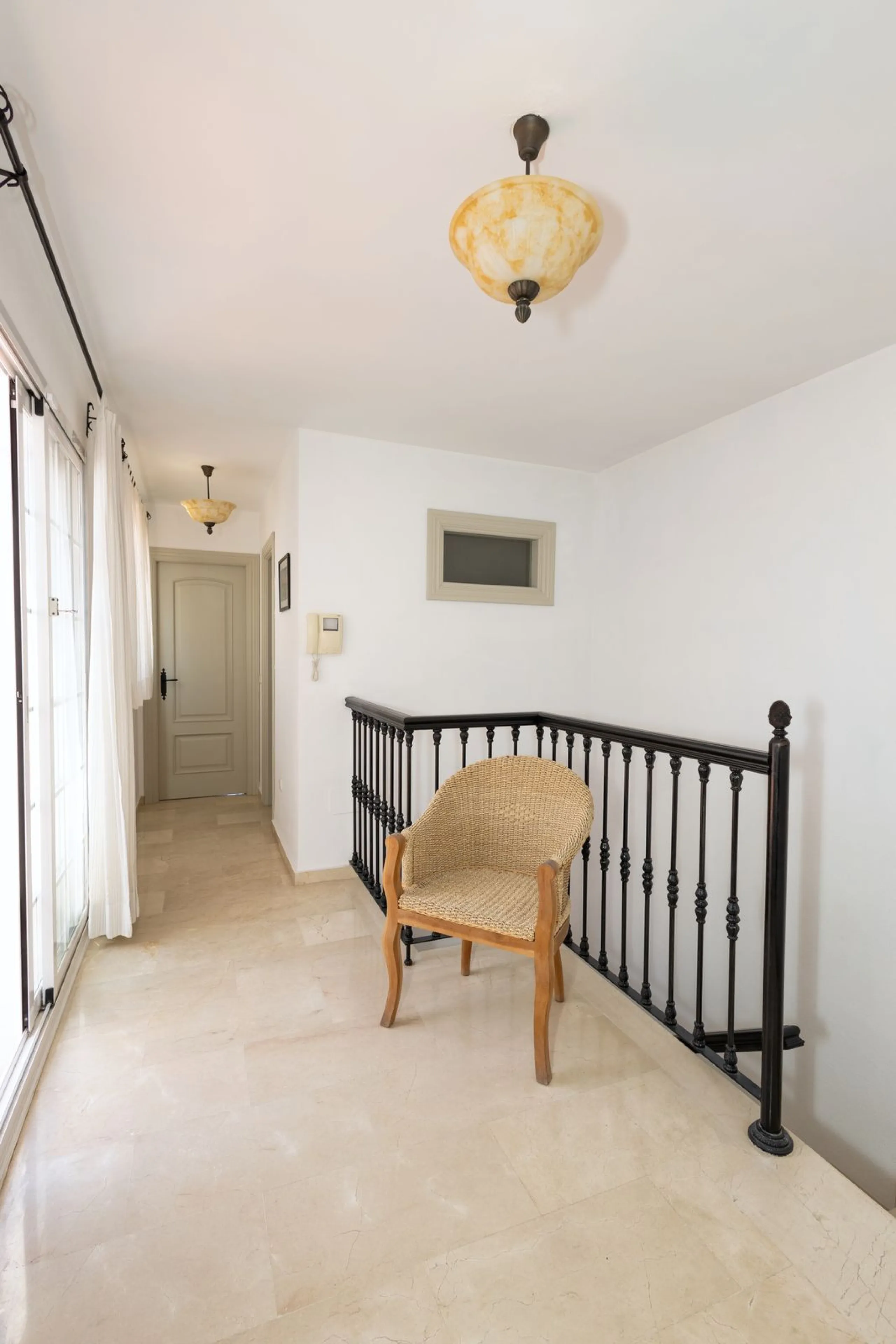 House - Townhouse в продаже в Mijas, Málaga. В доме 4 спален и 5 ванных комнат. Площадь дома 260 м²