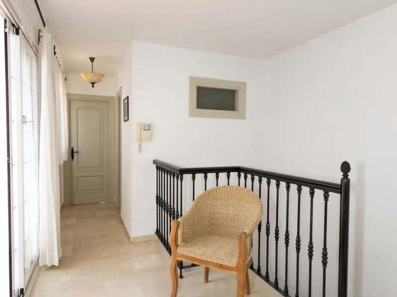 House - Townhouse в продаже в Mijas, Málaga. В доме 4 спален и 5 ванных комнат. Площадь дома 260 м²