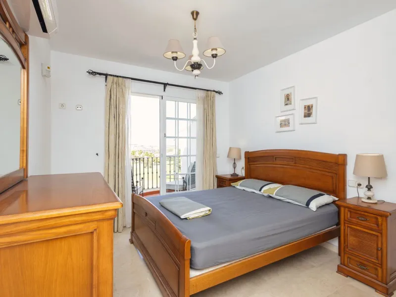 House - Townhouse в продаже в Mijas, Málaga. В доме 4 спален и 5 ванных комнат. Площадь дома 260 м²
