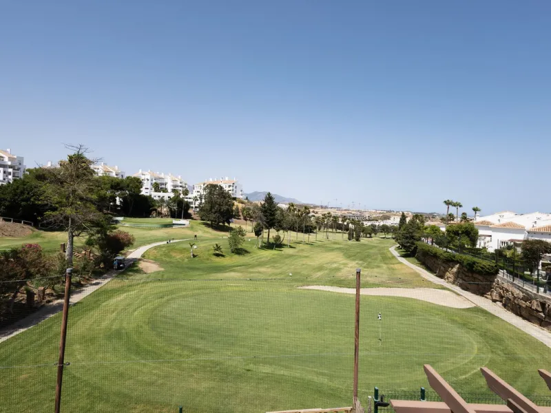 House - Townhouse в продаже в Mijas, Málaga. В доме 4 спален и 5 ванных комнат. Площадь дома 260 м²