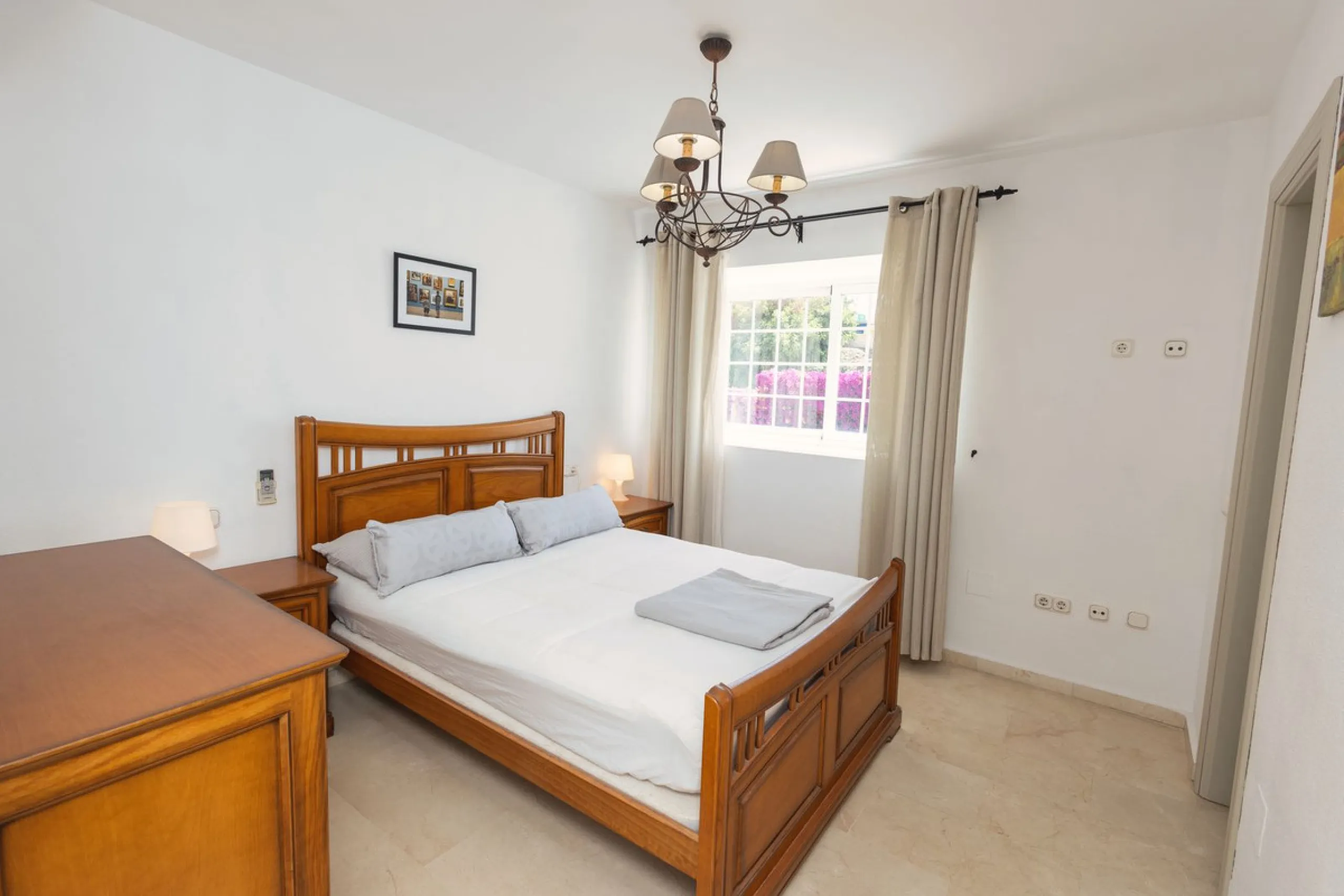 House - Townhouse в продаже в Mijas, Málaga. В доме 4 спален и 5 ванных комнат. Площадь дома 260 м²